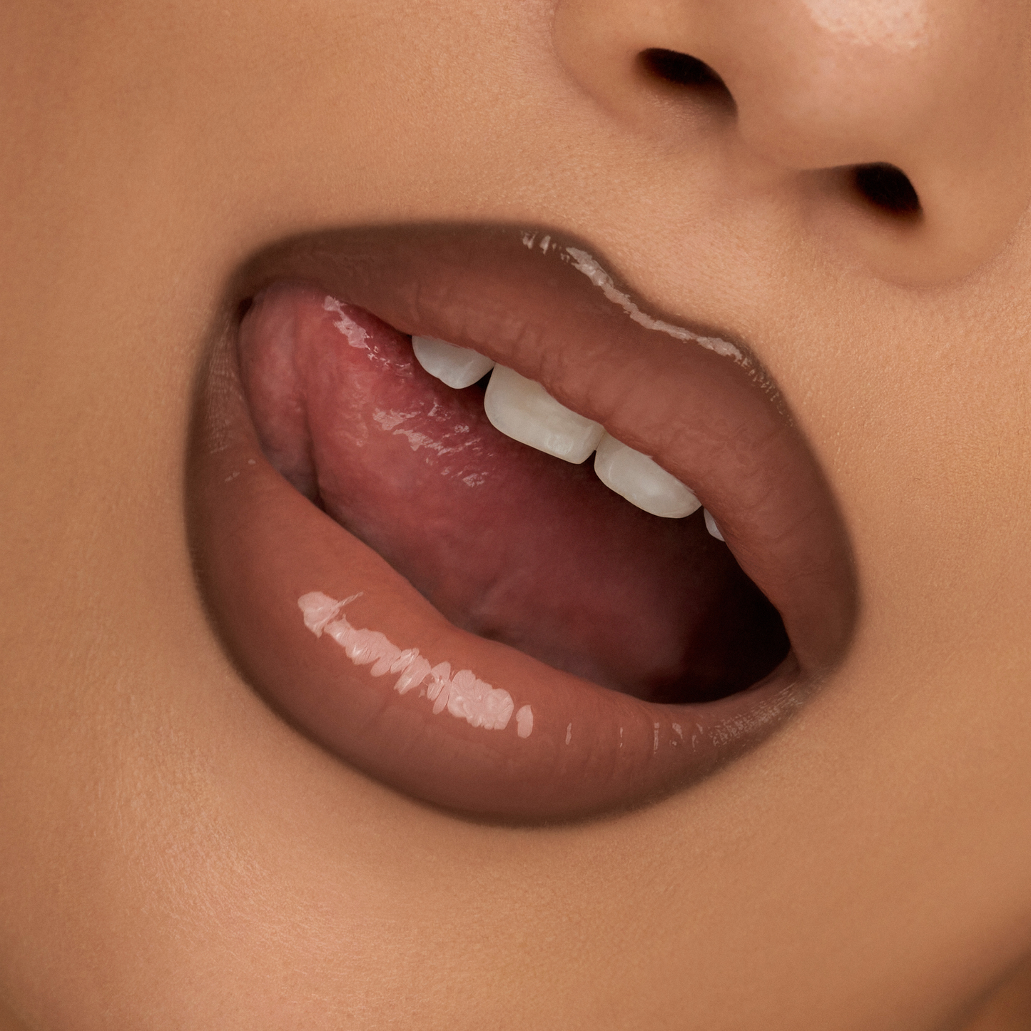 LIP VOLUME HACK TRIO (3 Shades, Lip Mate Pencil & Melting Balm & Color Gloss)